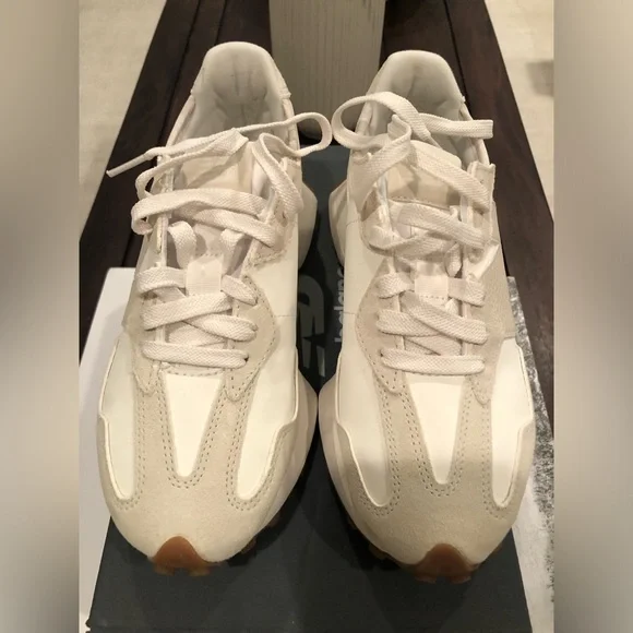 Women’s New Balance 327. Size 6. Beige White. New! - Picture 3 of 9